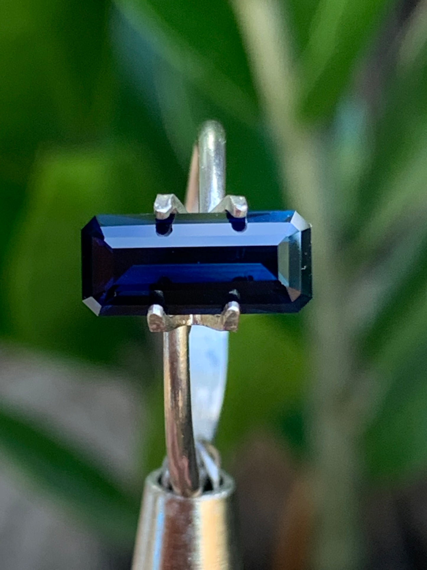 1.9ct Deep Blue Australian Sapphire