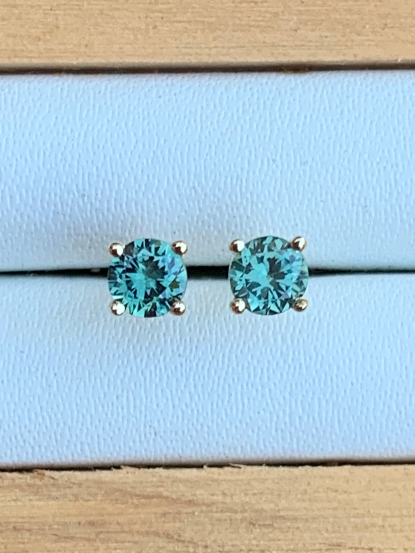 3.5mm light blue Australian sapphire stud earrings set in 9ct yellow gold