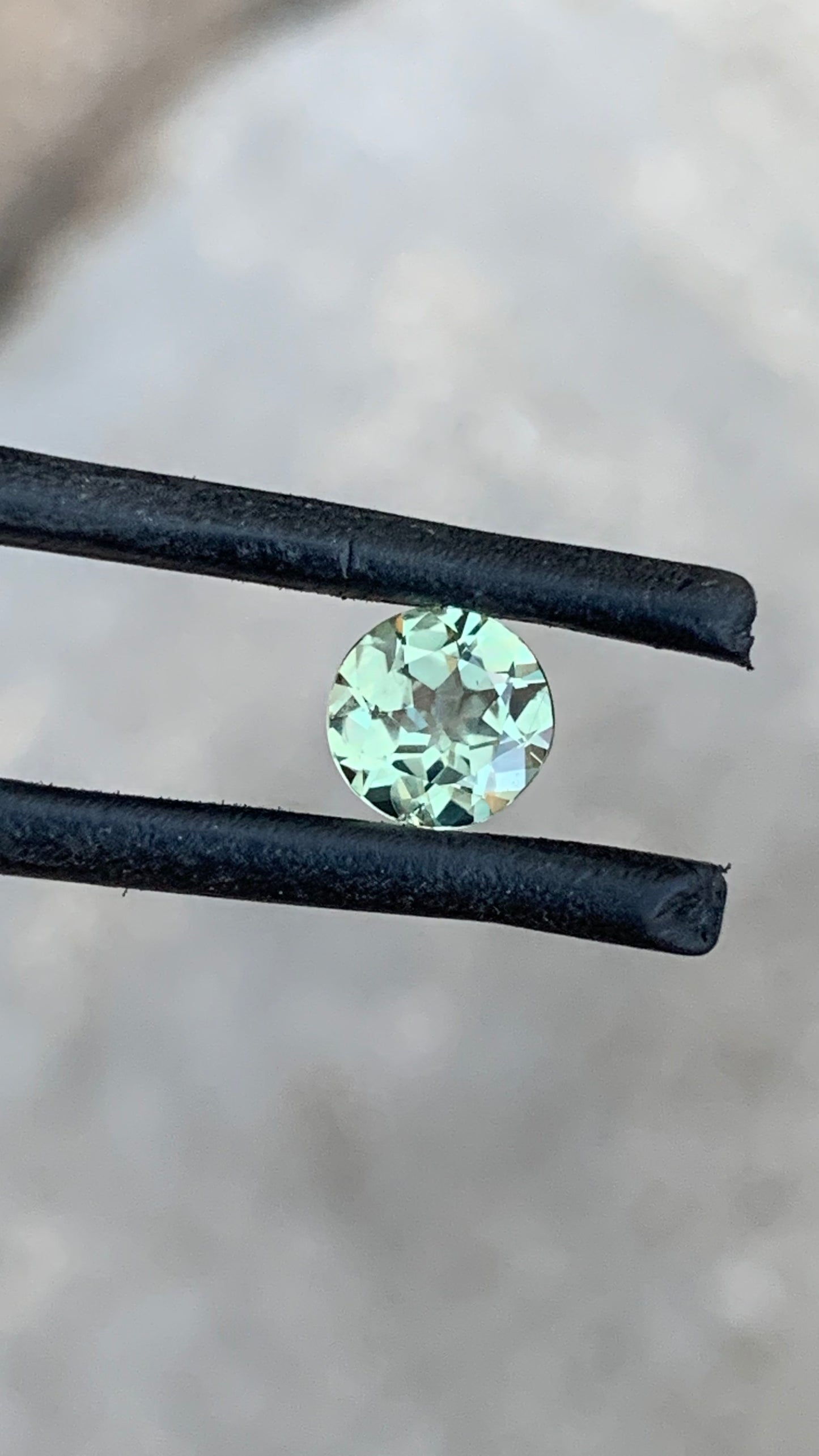 0.91ct eye clean Australian sapphire with pale mint aqua colour