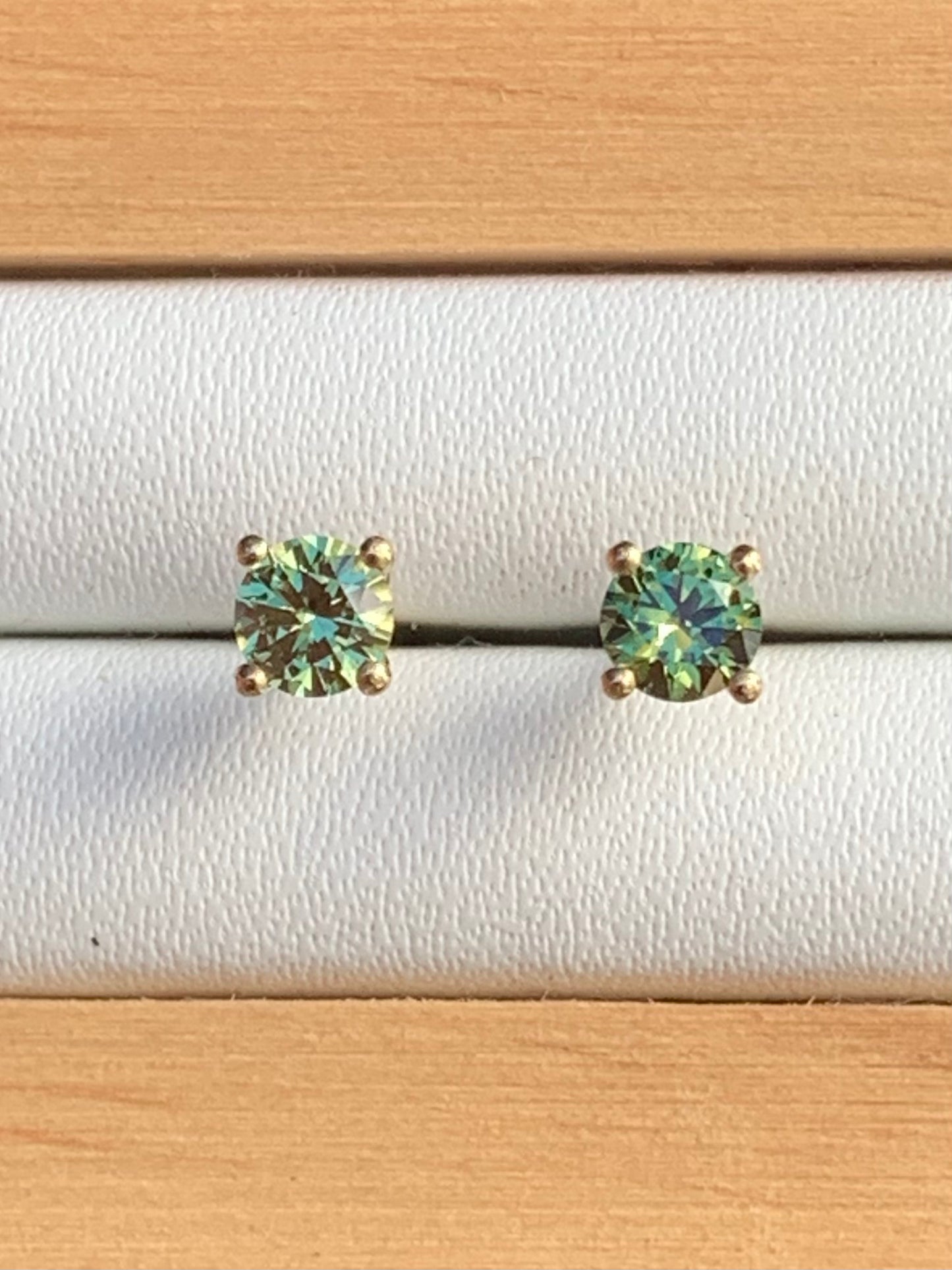 Australian Parti Sapphire Gold Studs