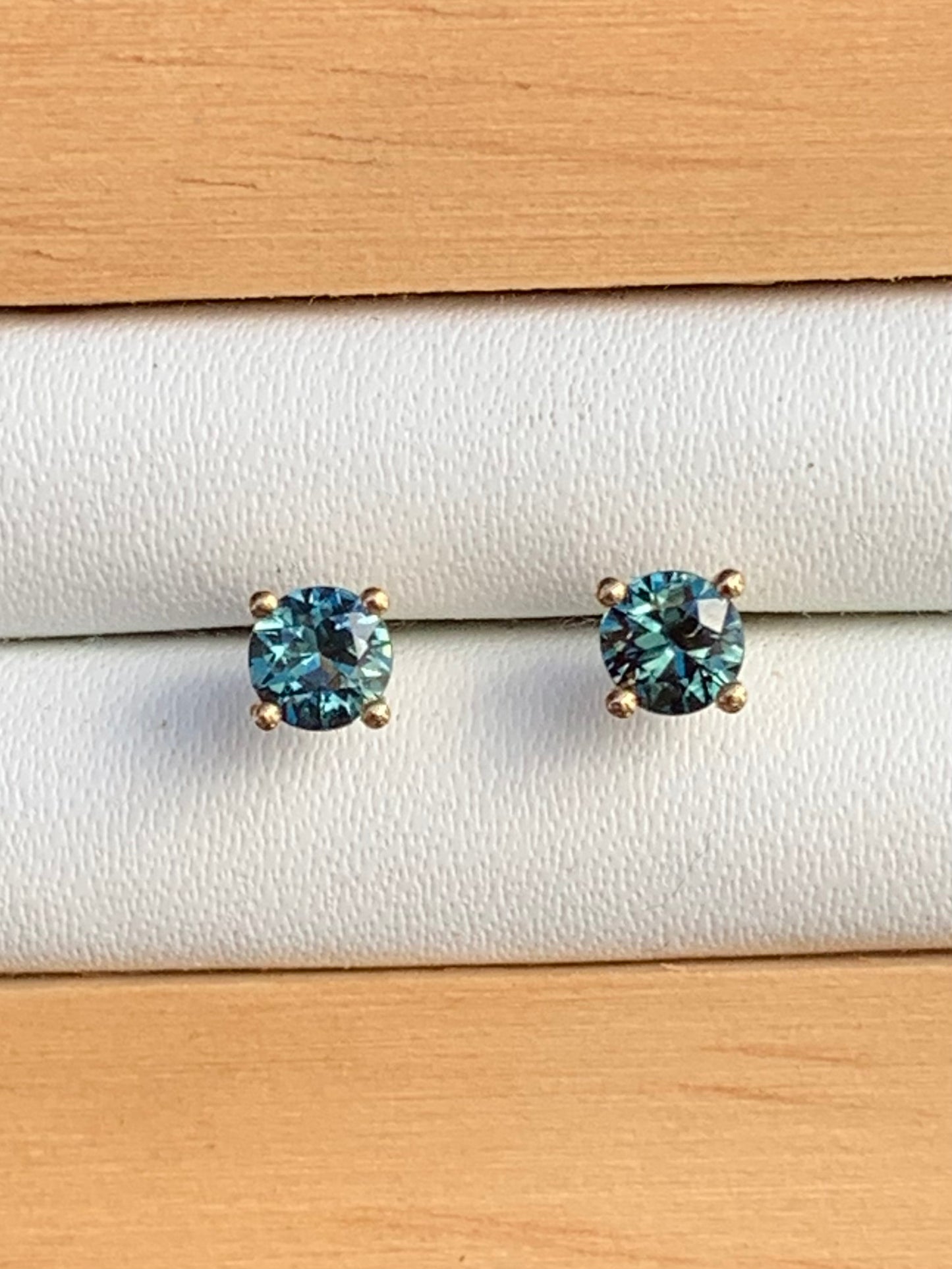 Teal Australian Sapphire jewellery