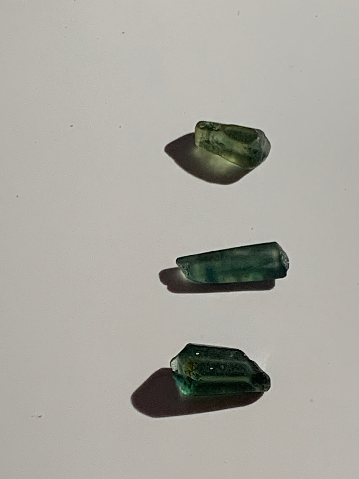 4.3ct Australian Parti Dog Tooth Sapphire Crystal Parcel