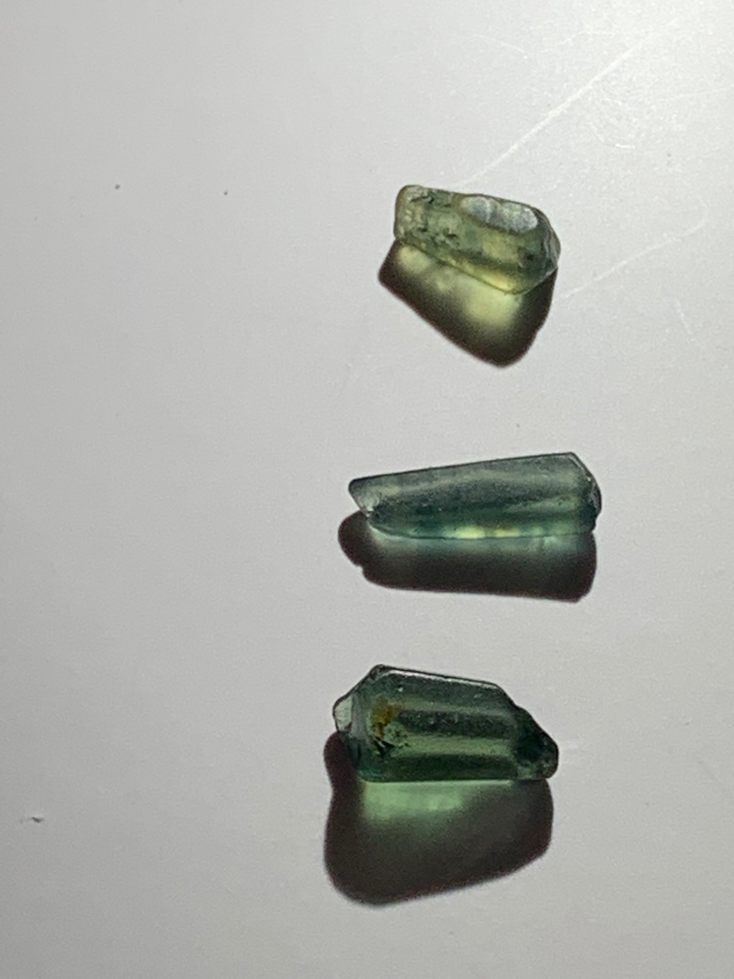 4.3ct Australian Parti Dog Tooth Sapphire Crystal Parcel