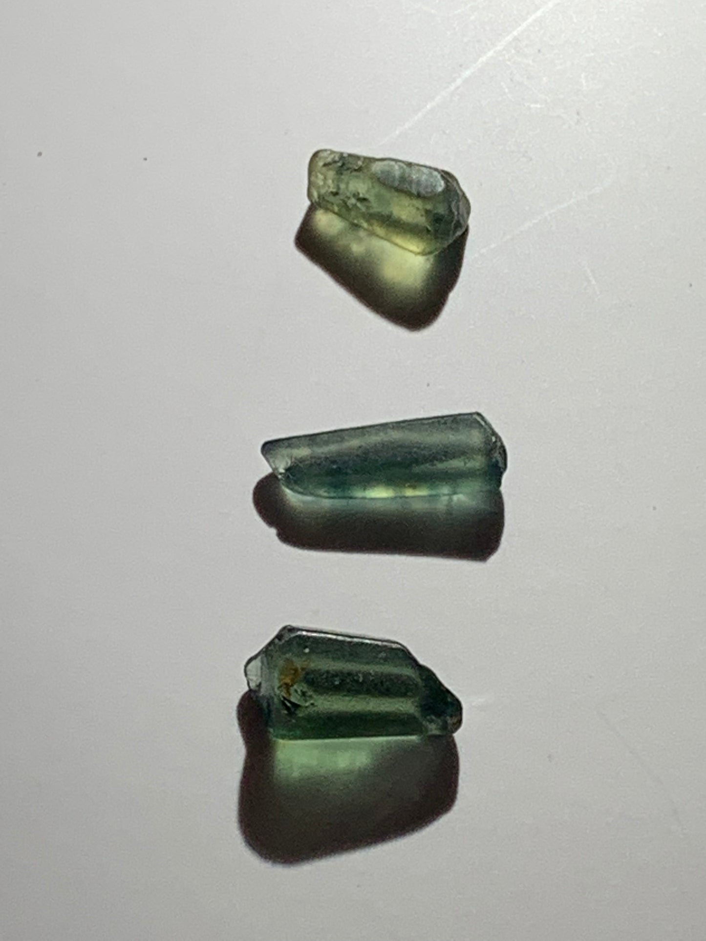 4.3ct Australian Parti Dog Tooth Sapphire Crystal Parcel