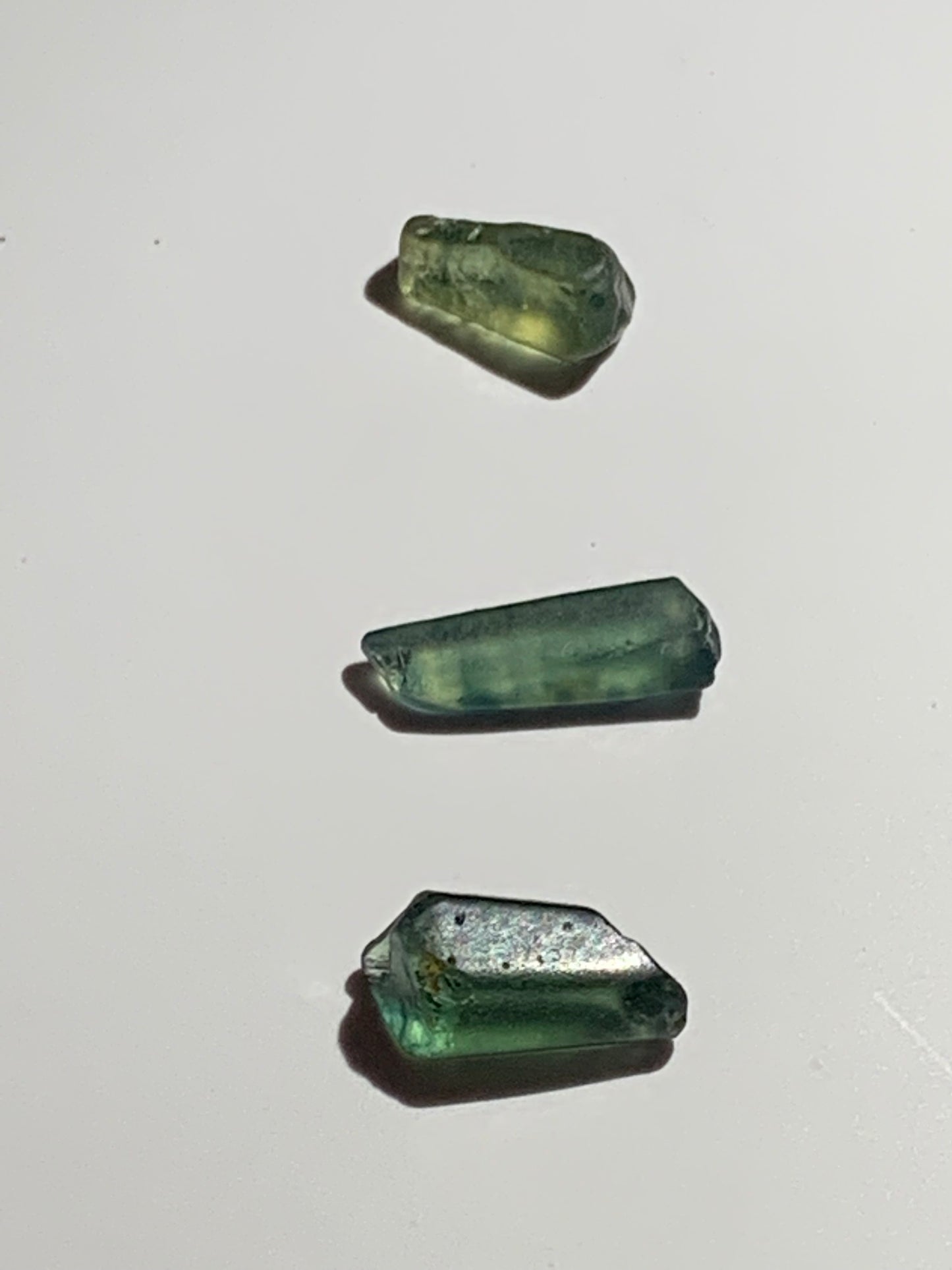 4.3ct Australian Parti Dog Tooth Sapphire Crystal Parcel