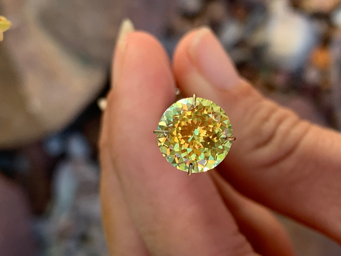 Gemstone faceting