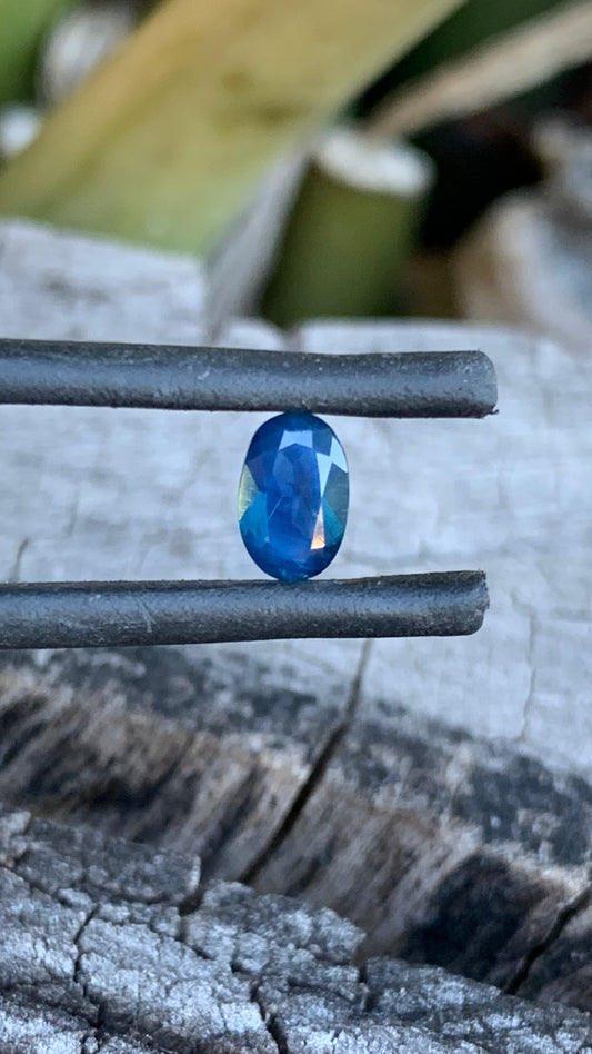 Silky blue Australian sapphire, 0.77ct