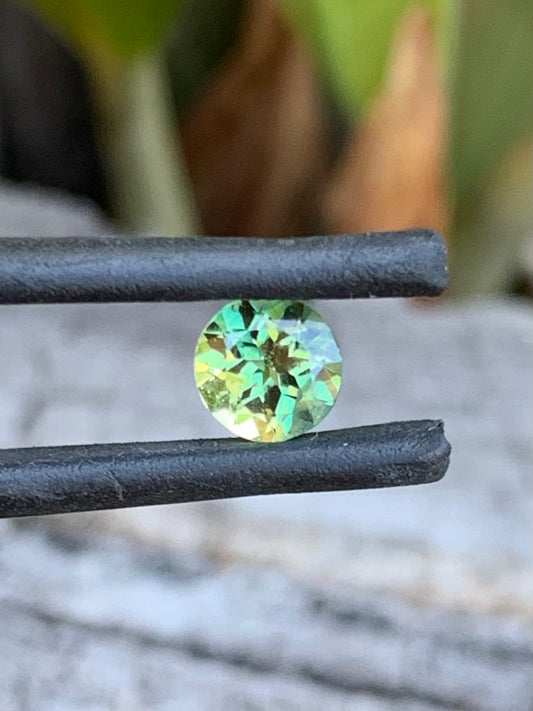0.96ct Yellow/Green Australian Sapphire