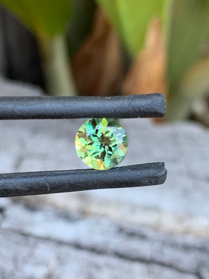 0.96ct Yellow/Green Australian Sapphire