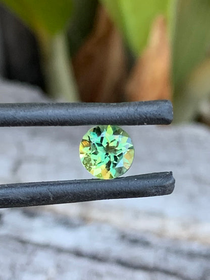0.96ct Yellow/Green Australian Sapphire