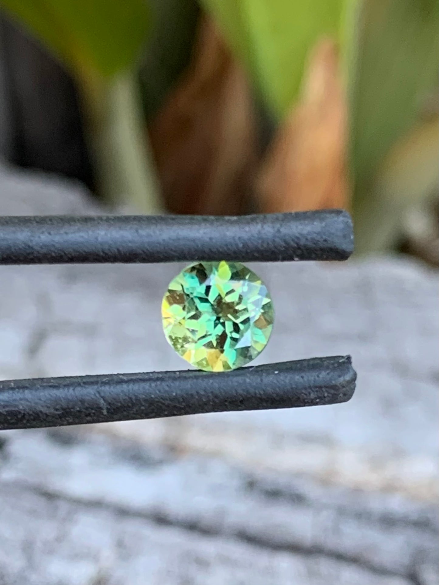 0.96ct Yellow/Green Australian Sapphire