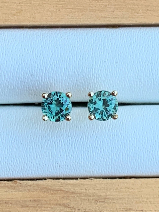 3.5mm light blue Australian sapphire stud earrings set in 9ct yellow gold