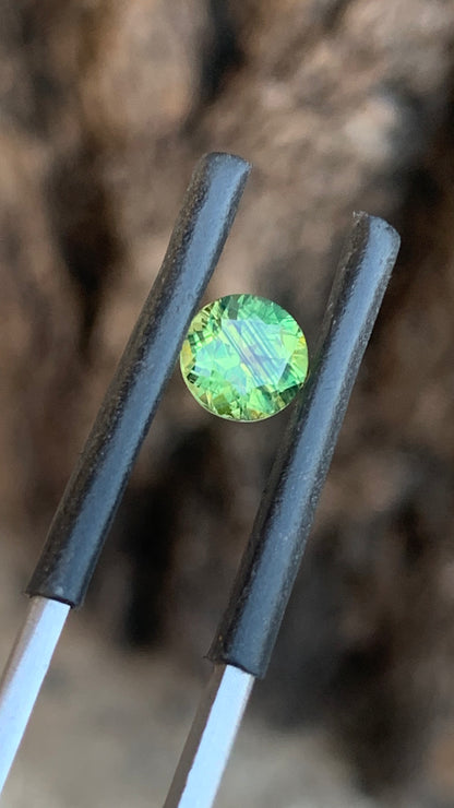 Natural Australian parti sapphire with unique green and yellow stripes