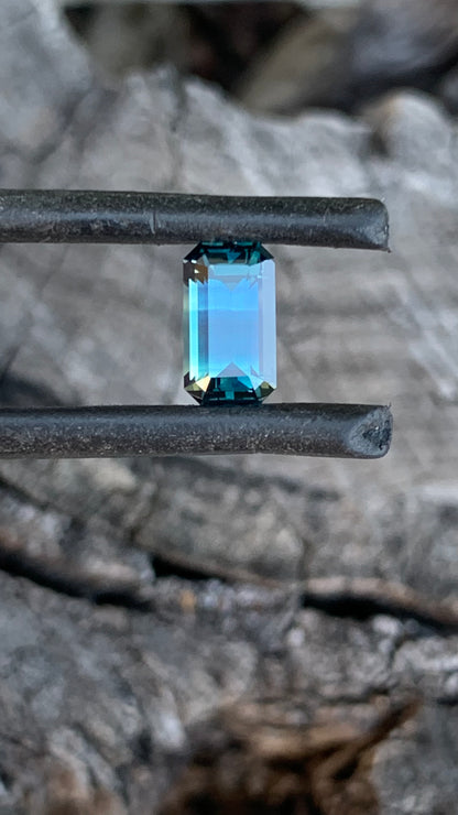 1.19ct eye clean heated Australian sapphire with blue and yellow colour zoning