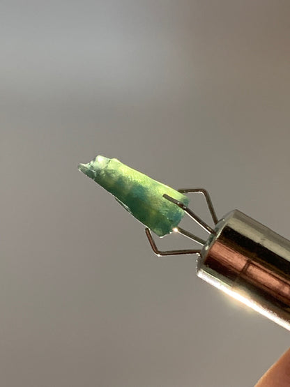 Parti Sapphire Rough