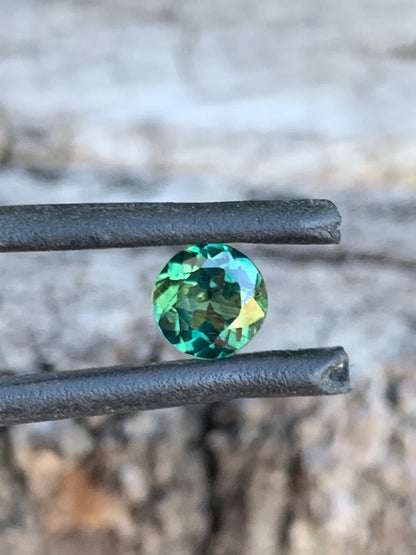1.03ct round teal parti Australian sapphire