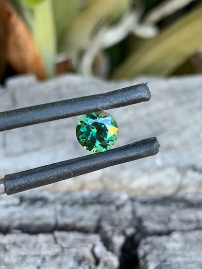 Round cut Australian sapphire with fresh green tones