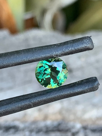 Green Australian sapphire gemstone with excellent light return