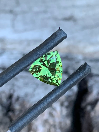 Close-up of 1.86ct light green sapphire showing bright, lively tones