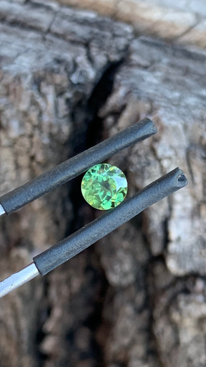 Light and bright 1.06ct Australian sapphire with soft light green colour