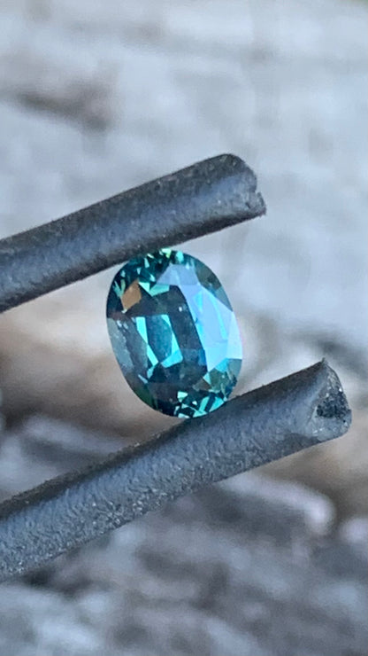 Teal blue Australian sapphire with yellow tones, 0.71ct