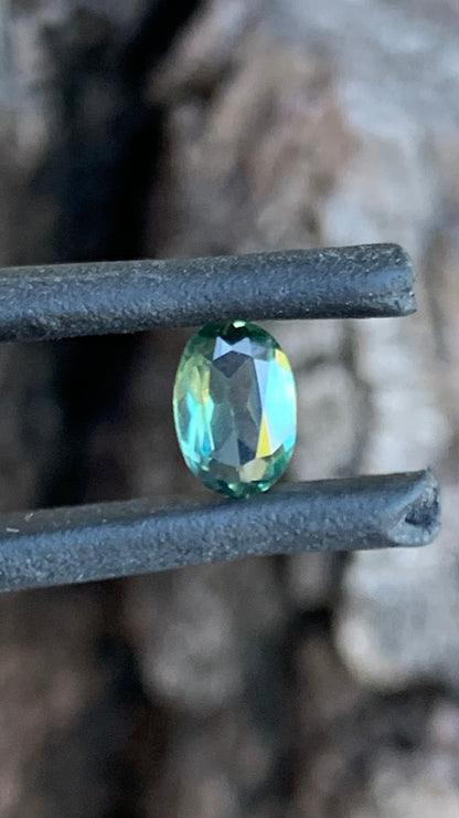 0.62ct  Teal Australian Sapphire