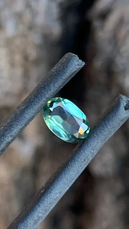 0.62ct  Teal Australian Sapphire