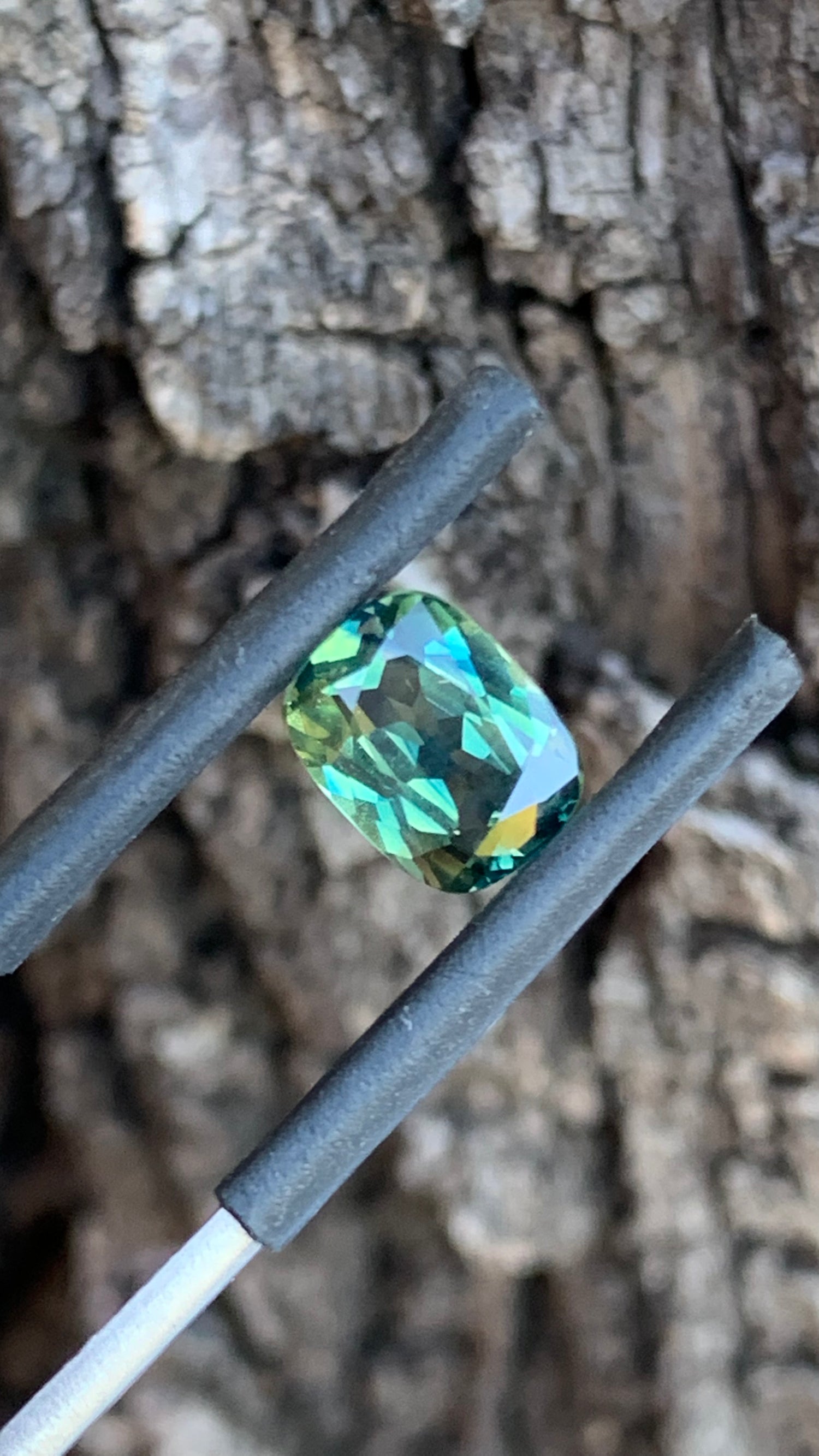 2.27ct Australian parti sapphire with yellow, blue and green creating teal colour