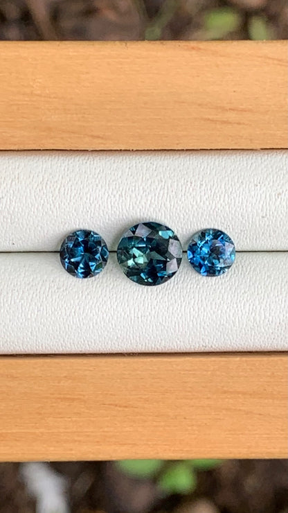 hand selected Australian sapphire trilogy blue parti centre natural light