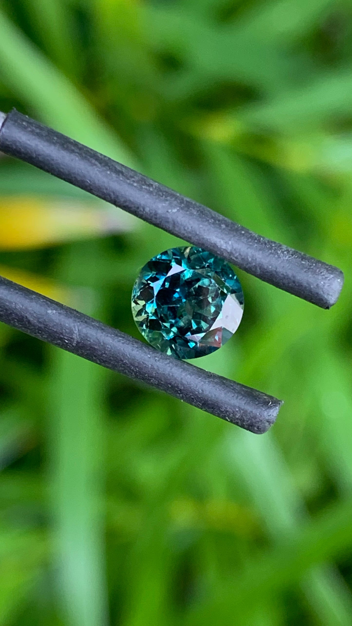 1.73ct Teal Australian Parti Sapphire