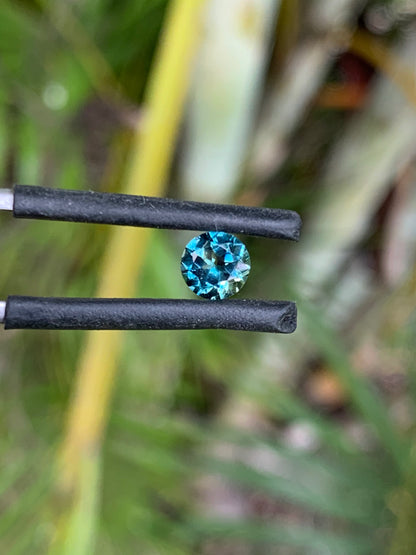 bright blue parti Australian sapphire round 0.71ct Queensland gemstone
