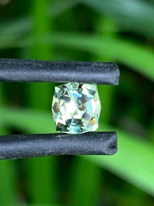 0.88ct unheated Australian yellow green parti sapphire square brilliant gemstone