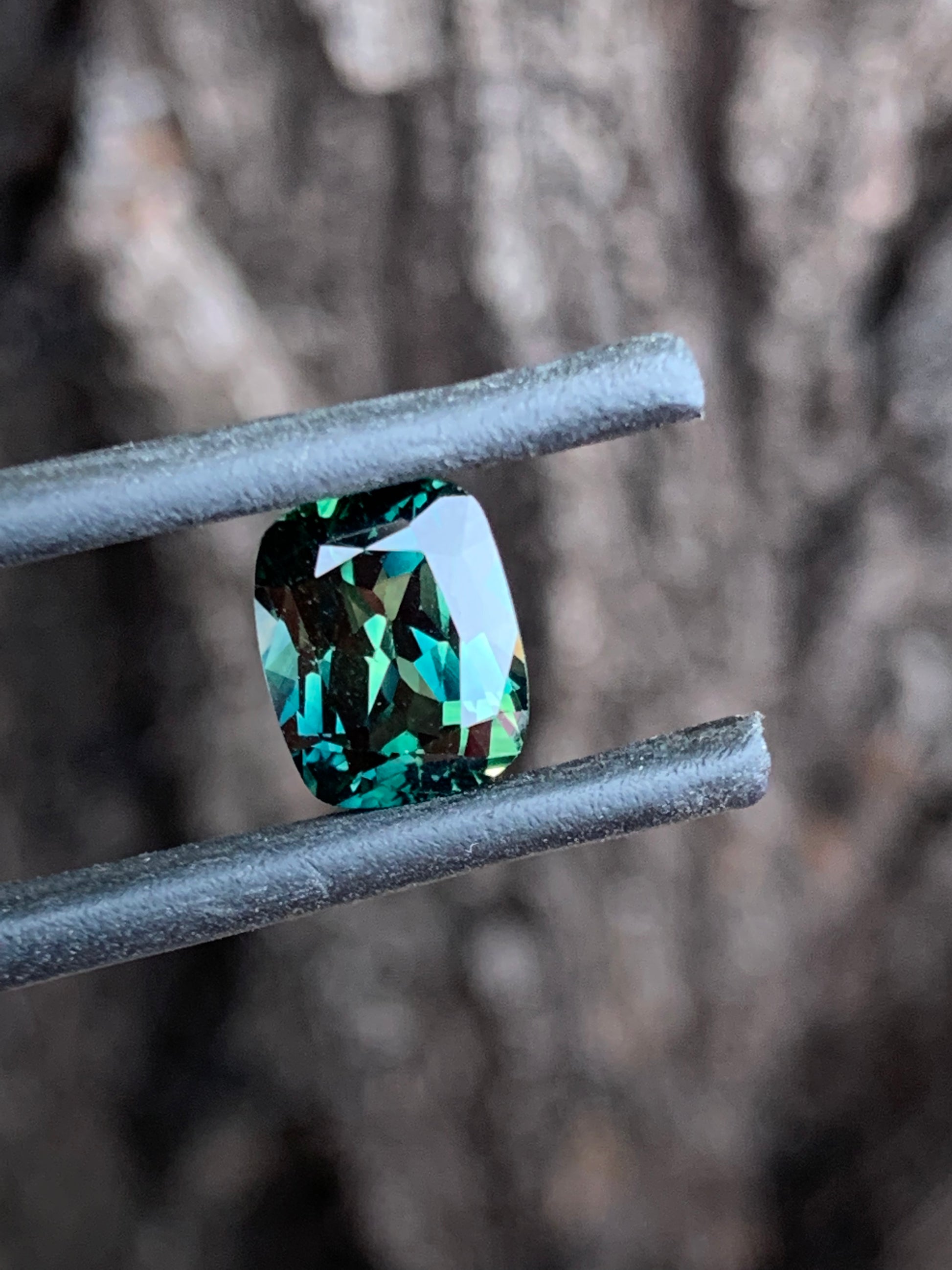 cushion cut teal parti sapphire yellow banding natural Australian gemstone 3.26ct