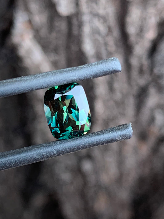 cushion cut teal parti sapphire yellow banding natural Australian gemstone 3.26ct