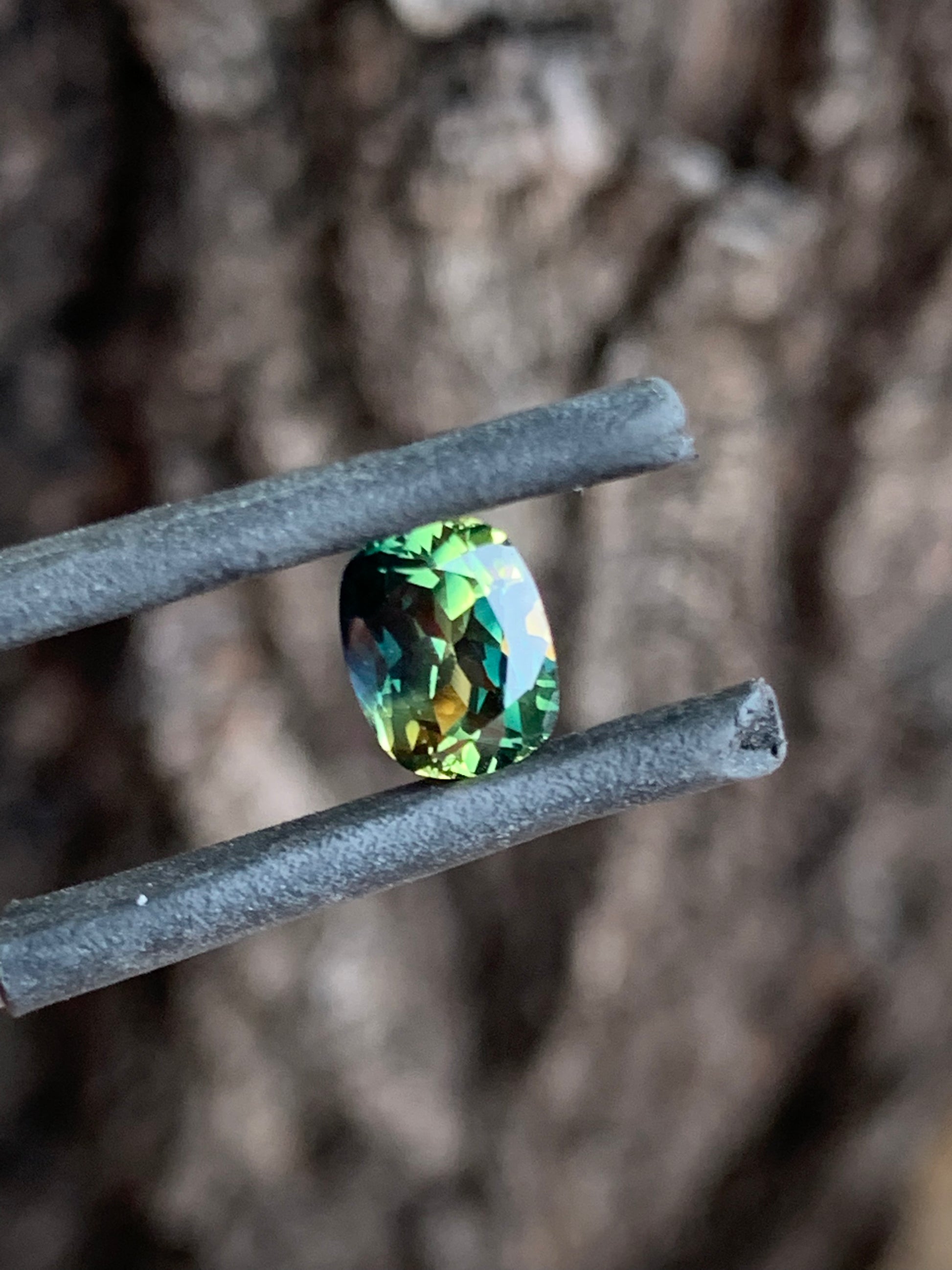 cushion cut teal parti sapphire yellow zoning natural Australian gemstone 1.46ct