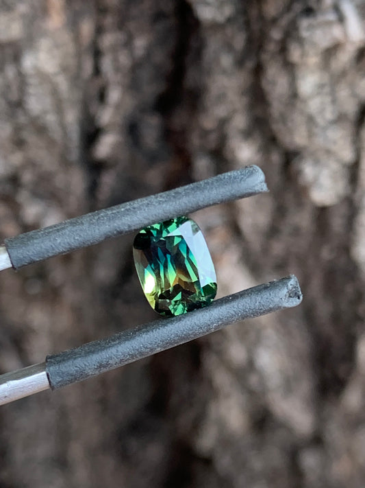 cushion cut teal parti sapphire yellow zoning natural Australian gemstone 2.12ct