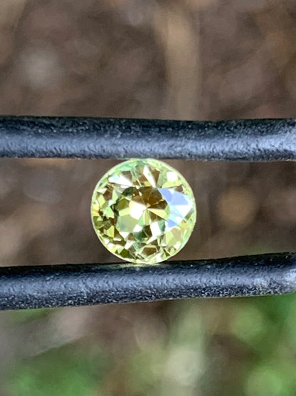 Unheated pale yellow Australian sapphire with loupe clean clarity