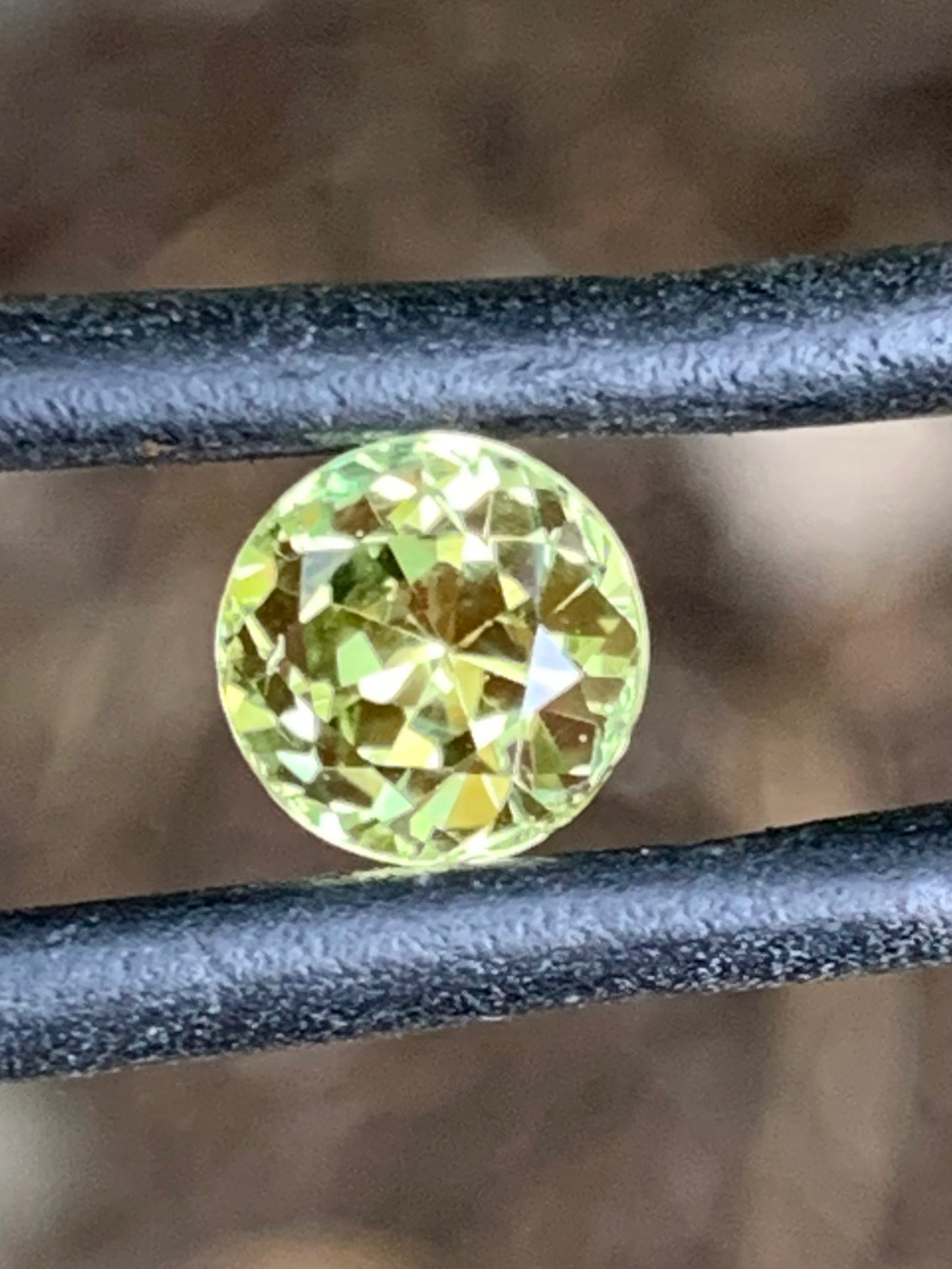 Round brilliant Australian sapphire with soft pastel yellow colour