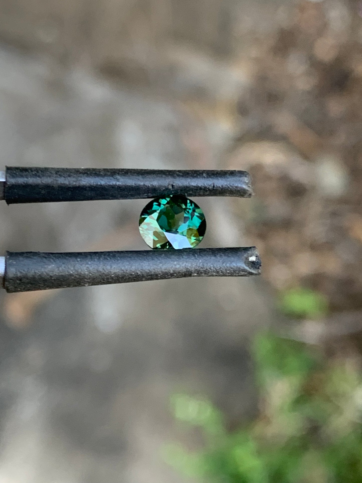 side view of a 1.01ct unheated Australian sapphire