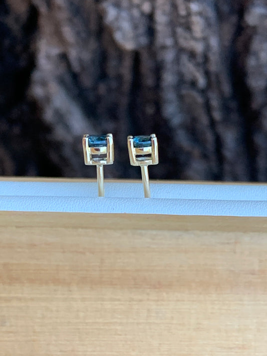Side profile of Blue Australian Sapphire Gold Stud Earrings