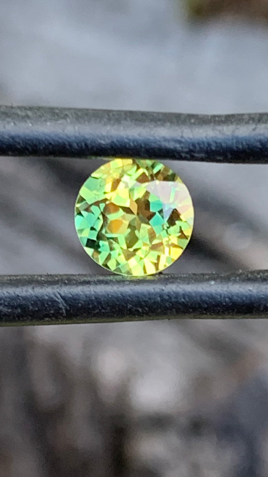 0.98ct Yellow Green Australian Parti Sapphire