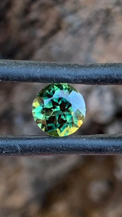 Round Green/Yellow 
Australian Parti Sapphire