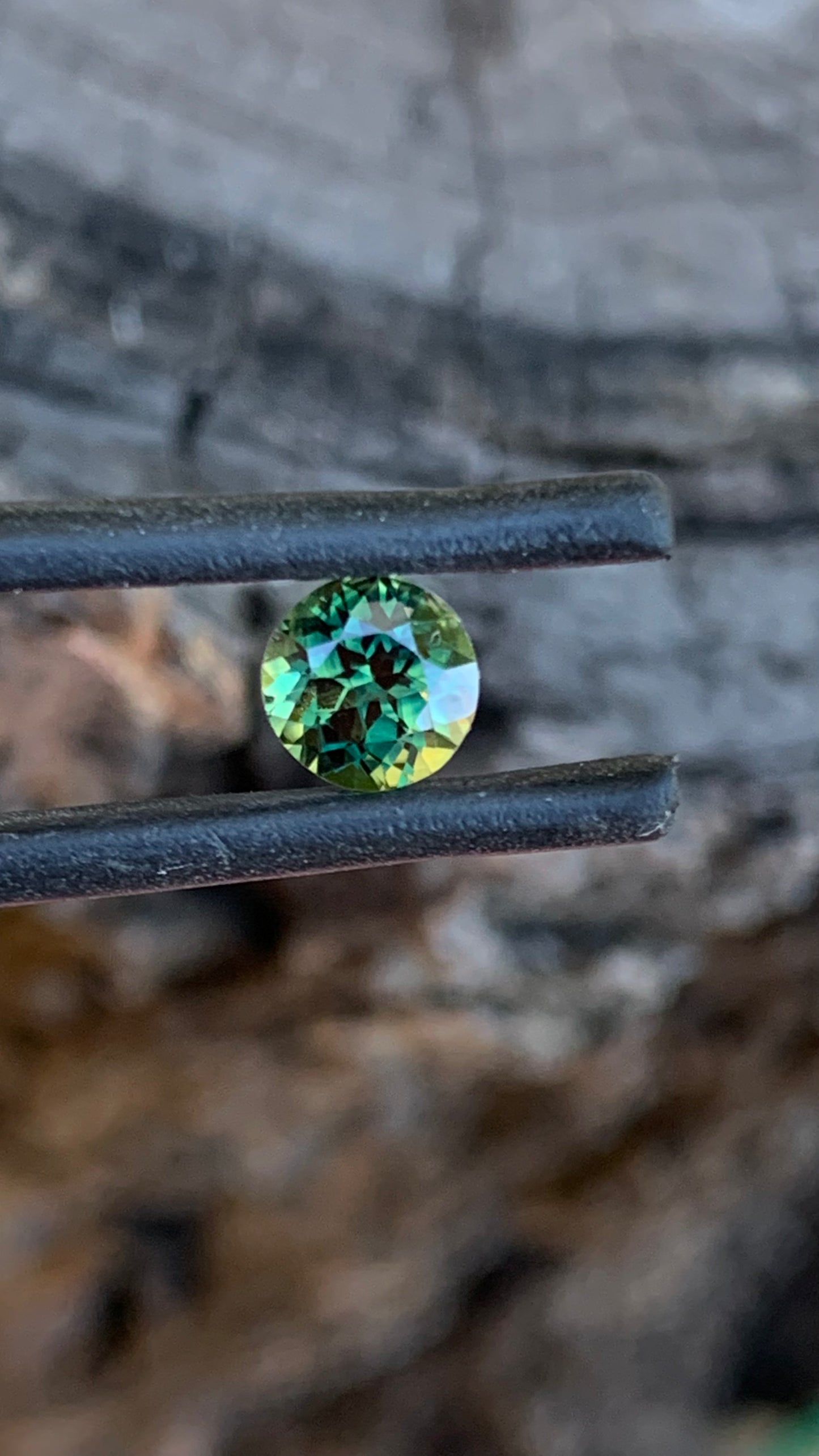 Loose Australian Parti Sapphire for engagement ring