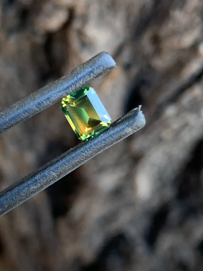 0.93ct eye clean Australian sapphire with vibrant yellow and green contrast