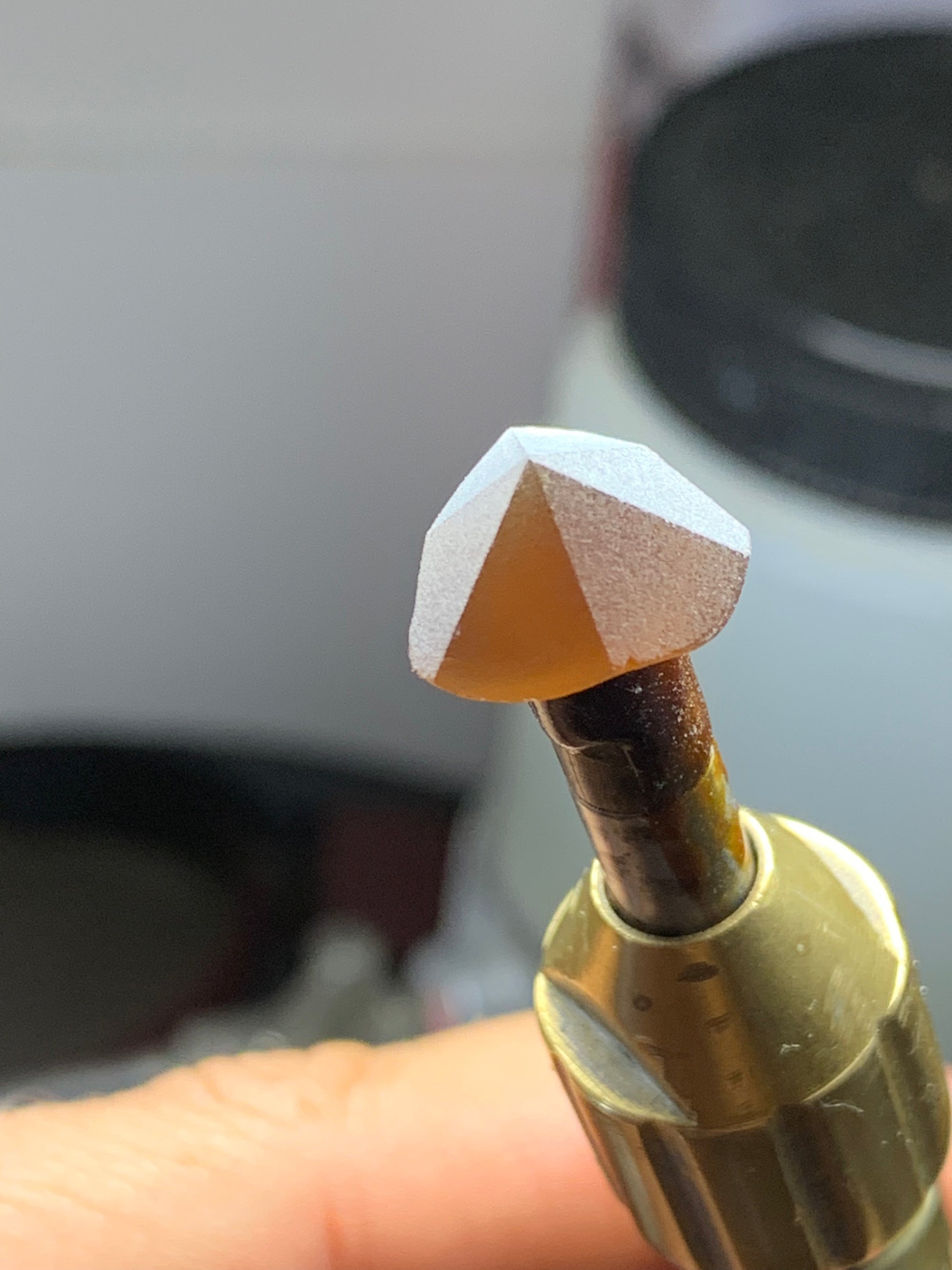 faceting gemstones